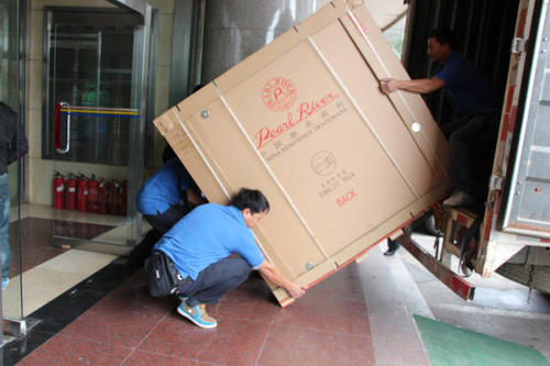 中阳钢琴贵重工艺品无忧运
